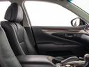 高級感をさらに高める黒本革シート搭載!!今では三大人気装備の一つとなり車内状態もとても良好です。お好みのシートカラー(赤、白、青等々)への変更も可能となります。