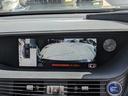 パノラミックビューモニターを装備!上から車両を見下ろしたような映像をナビ画面に表示できます。車両前後左右に搭載した4つのカメラ映像を継ぎ目なく合成!目視では見えない部分もリアルタイムで見れます。