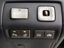 ★使いやすさや安全性を追求したステアリング周り!高級車ゆえにスイッチ類が多いのも特徴ですね!考え尽くされた配置ですぐに使いこなす事が出来ますのでご安心下さい!是非、体感してみて下さい!!