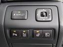 ★使いやすさや安全性を追求したステアリング周り!高級車ゆえにスイッチ類が多いのも特徴ですね!考え尽くされた配置ですぐに使いこなす事が出来ますのでご安心下さい!是非、体感してみて下さい!!