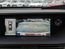 カラーバックカメラが付いています!バックにギアを入れると、後方視界が自動的にマルチ画面に映し出されます!夜も明るく見えますので、すごく便利!!一度使うとカメラ無しには乗りたくない程!