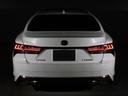 個性的なリアビューで御座います。精悍な佇まいは高級車ならではです。