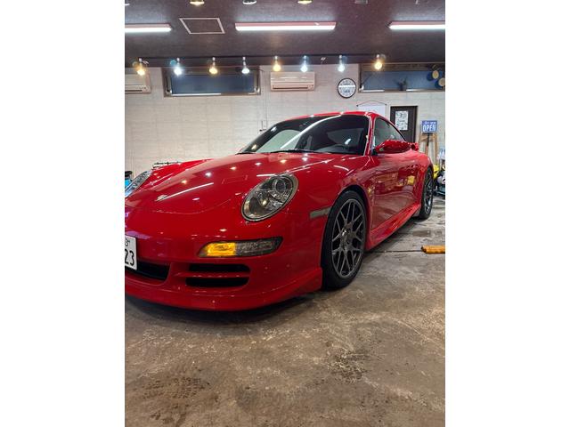 ９１１ ９１１カレラＳ　９１１カレラＳ　社外サスペンション／レッドキャリパー／ブラックレザー内装／天井アルカンターラ／ＬＥＤナンバー灯／パナソニックナビ／バックカメラ／ＥＴＣ／ＨＩＤ／ハンドルＭＴシフト／インタミ対策車（3枚目）