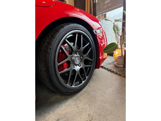 ９１１ ９１１カレラＳ　９１１カレラＳ　社外サスペンション／レッドキャリパー／ブラックレザー内装／天井アルカンターラ／ＬＥＤナンバー灯／パナソニックナビ／バックカメラ／ＥＴＣ／ＨＩＤ／ハンドルＭＴシフト／インタミ対策車（31枚目）