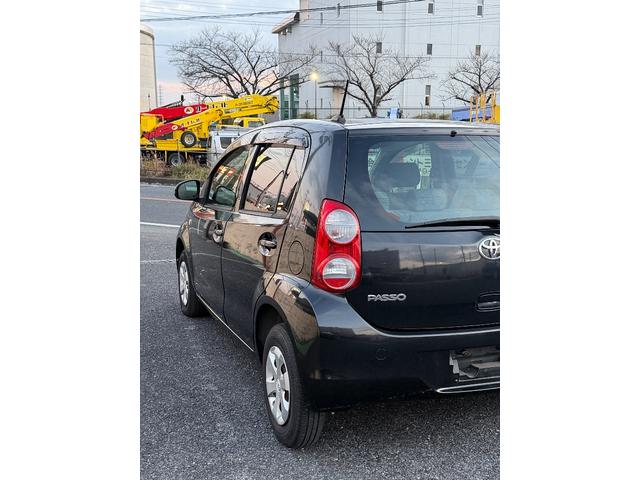 パッソ Ｘ　クツロギ　ＥＴＣ　ナビ　　テレビ　ＣＤ　Ｂｌｕｅｔｏｏｔｈ　キーレスエントリー　盗難防止システム　衝突安全ボディ　エアコン　パワーステアリング　パワーウィンドウ　ＡＢＳ　運転席助手席エアバック（44枚目）