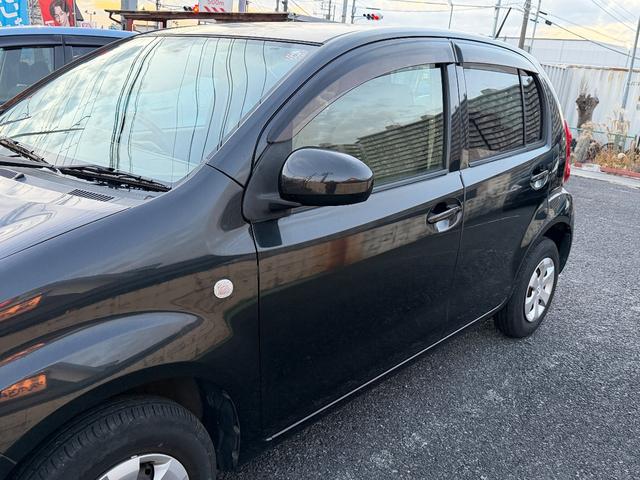 パッソ Ｘ　クツロギ　ＥＴＣ　ナビ　　テレビ　ＣＤ　Ｂｌｕｅｔｏｏｔｈ　キーレスエントリー　盗難防止システム　衝突安全ボディ　エアコン　パワーステアリング　パワーウィンドウ　ＡＢＳ　運転席助手席エアバック（50枚目）