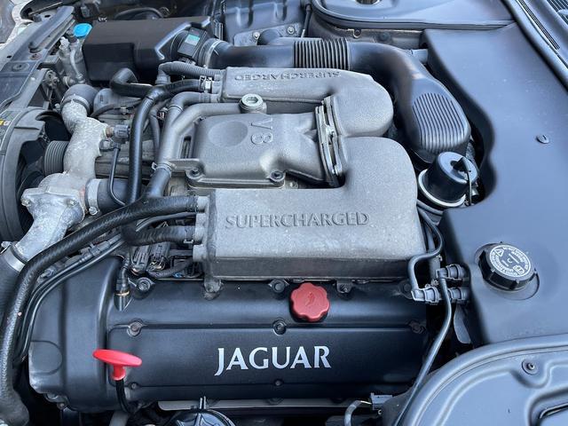 ＸＪ ＸＪＲ　４．０スーパーチャージドＶ８　ＸＪＲ　４．０　スーパーチャージド　Ｖ８　ジャーマンカーズ特集車両・記録簿・禁煙・右ハンドル・２ＷＤ・パワーシート・フロア５ＡＴ（26枚目）