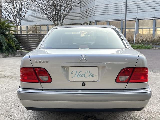 Ｅ３２０　走行５０００Ｋｍ・正規ディーラー車・右Ｈ・禁煙(5枚目)