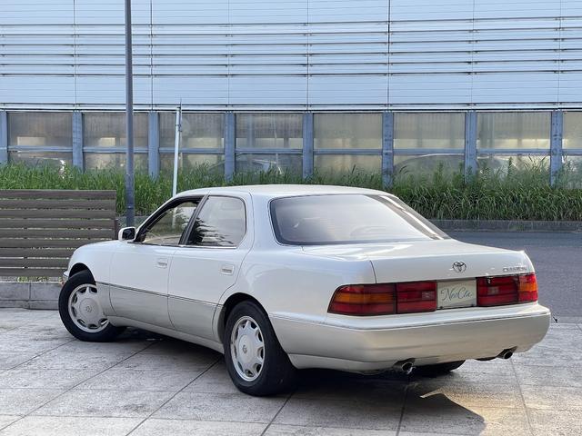 セルシオ Ｃ仕様　走行１３０００Ｋｍ・ワンオーナー・フルノーマル（9枚目）