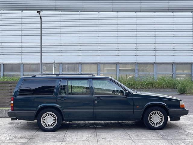 ９４０エステート ９４０ＧＬＥエステート　７人乗り・ディーラー記録簿・保証書・純正スペアキー・純正車検証ケース（6枚目）