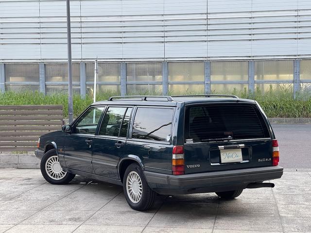９４０エステート ９４０ＧＬＥエステート　７人乗り・ディーラー記録簿・保証書・純正スペアキー・純正車検証ケース（9枚目）