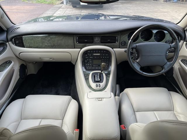 ＸＪ ＸＪＲ　４．０スーパーチャージドＶ８　ＸＪＲ　４．０スーパーチャージドＶ８（５名）走行９０００Ｋｍ・記録簿・禁煙・保証書・取説（3枚目）