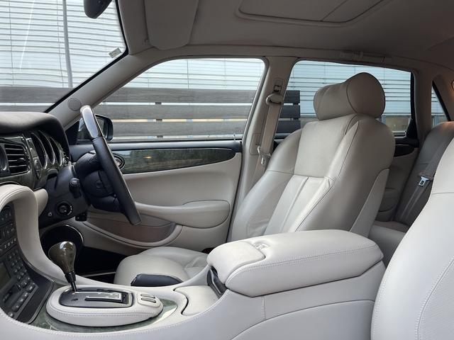 ＸＪ ＸＪＲ　４．０スーパーチャージドＶ８　ＸＪＲ　４．０スーパーチャージドＶ８（５名）走行９０００Ｋｍ・記録簿・禁煙・保証書・取説（20枚目）