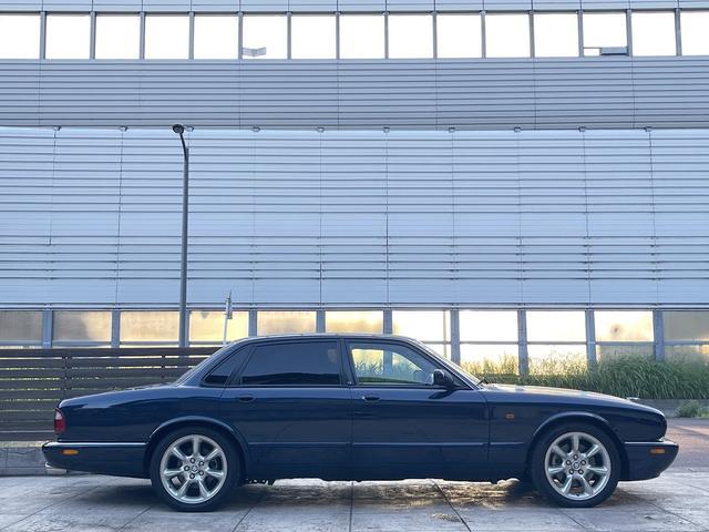 ＸＪ ＸＪＲ　４．０スーパーチャージドＶ８　ＸＪＲ　４．０スーパーチャージドＶ８（５名）走行９０００Ｋｍ・記録簿・禁煙・保証書・取説（27枚目）