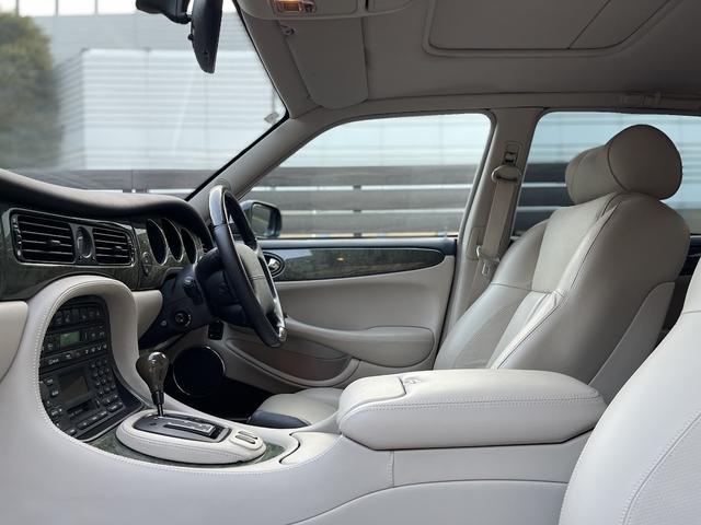 ＸＪ ＸＪＲ　４．０スーパーチャージドＶ８　ＸＪＲ　４．０スーパーチャージドＶ８（５名）走行９０００Ｋｍ・記録簿・禁煙・保証書・取説（33枚目）