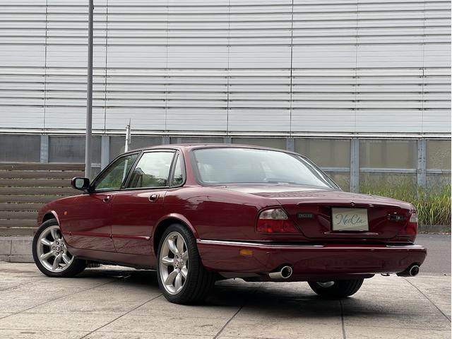 XJ XJR 4.0スーパーチャージドV8 XJR 4.0スーパーチャージドV8(5名)ガレージ保管・全車検記録簿・禁煙・保証書・純正車検証ケース・取説・純正スペアキー(9枚目)