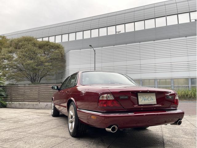 XJ XJR 4.0スーパーチャージドV8 XJR 4.0スーパーチャージドV8(5名)ガレージ保管・全車検記録簿・禁煙・保証書・純正車検証ケース・取説・純正スペアキー(27枚目)