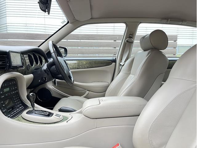 XJ XJR 4.0スーパーチャージドV8 XJR 4.0スーパーチャージドV8(5名)ガレージ保管・全車検記録簿・禁煙・保証書・純正車検証ケース・取説・純正スペアキー(29枚目)