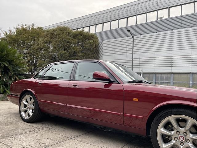 XJ XJR 4.0スーパーチャージドV8 XJR 4.0スーパーチャージドV8(5名)ガレージ保管・全車検記録簿・禁煙・保証書・純正車検証ケース・取説・純正スペアキー(44枚目)