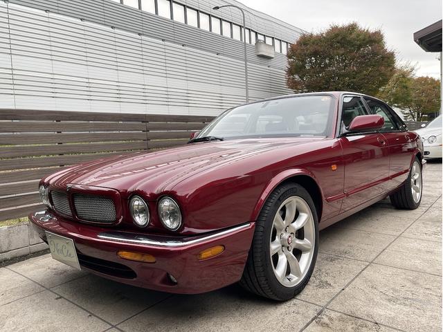 XJ XJR 4.0スーパーチャージドV8 XJR 4.0スーパーチャージドV8(5名)ガレージ保管・全車検記録簿・禁煙・保証書・純正車検証ケース・取説・純正スペアキー(47枚目)