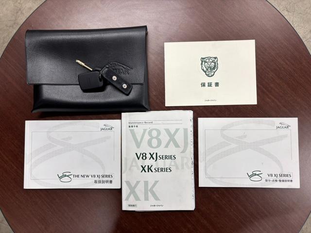 XJ XJR 4.0スーパーチャージドV8 XJR 4.0スーパーチャージドV8(5名)ガレージ保管・全車検記録簿・禁煙・保証書・純正車検証ケース・取説・純正スペアキー(49枚目)