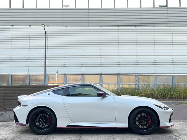 フェアレディZ ニスモ ワンオーナー・走行280Km・BOSE・Bカメラ・ETC・保証書・取説・スペアキー(6枚目)