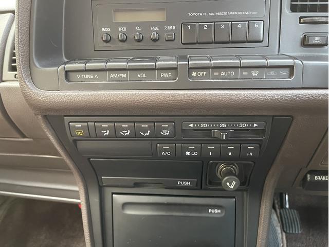 クラウン ２．５ロイヤル仕様スーパーセレクト　ワンオーナー・純正ホワイトパール・禁煙・フルノーマル・走行１万９千Ｋｍ・１ＪＺエンジン・最終モデル（23枚目）