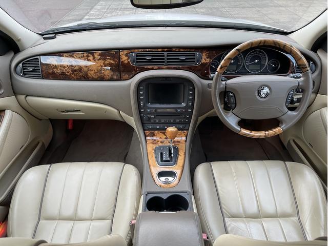 Ｓタイプ ３．０ソブリン　走行２３０００Ｋｍ・ワンオーナー・禁煙・ベージュ革（3枚目）