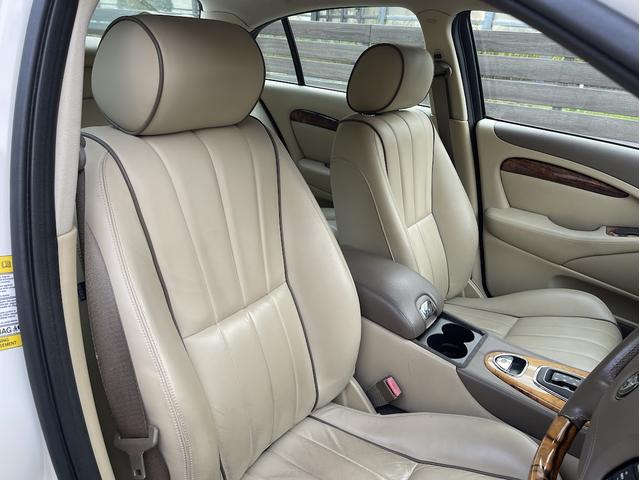 Ｓタイプ ３．０ソブリン　走行２３０００Ｋｍ・ワンオーナー・禁煙・ベージュ革（11枚目）