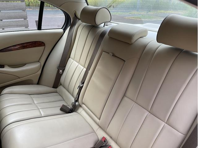 Ｓタイプ ３．０ソブリン　走行２３０００Ｋｍ・ワンオーナー・禁煙・ベージュ革（14枚目）