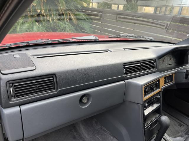 ９４０エステート ９４０クラシックエステート　最終モデル・サンルーフ・革シート（21枚目）