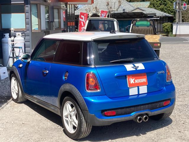 ＭＩＮＩ クーパーＳ　ＥＴＣ　ナビ　アルミホイール　ＨＩＤ　ＡＴ　盗難防止システム　ＡＢＳ　エアコン　パワーステアリング　パワーウィンドウ　運転席エアバッグ　助手席エアバッグ（15枚目）