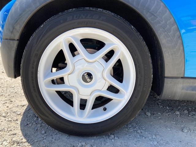 ＭＩＮＩ クーパーＳ　ＥＴＣ　ナビ　アルミホイール　ＨＩＤ　ＡＴ　盗難防止システム　ＡＢＳ　エアコン　パワーステアリング　パワーウィンドウ　運転席エアバッグ　助手席エアバッグ（19枚目）