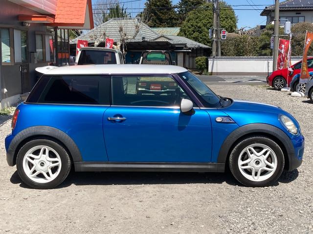 ＭＩＮＩ クーパーＳ　ＥＴＣ　ナビ　アルミホイール　ＨＩＤ　ＡＴ　盗難防止システム　ＡＢＳ　エアコン　パワーステアリング　パワーウィンドウ　運転席エアバッグ　助手席エアバッグ（21枚目）