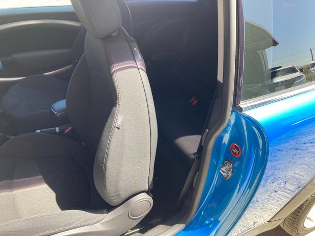 ＭＩＮＩ クーパーＳ　ＥＴＣ　ナビ　アルミホイール　ＨＩＤ　ＡＴ　盗難防止システム　ＡＢＳ　エアコン　パワーステアリング　パワーウィンドウ　運転席エアバッグ　助手席エアバッグ（33枚目）