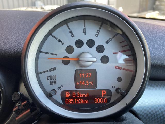ＭＩＮＩ クーパーＳ　ＥＴＣ　ナビ　アルミホイール　ＨＩＤ　ＡＴ　盗難防止システム　ＡＢＳ　エアコン　パワーステアリング　パワーウィンドウ　運転席エアバッグ　助手席エアバッグ（45枚目）