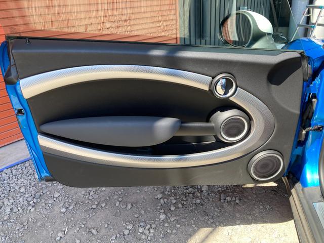 ＭＩＮＩ クーパーＳ　ＥＴＣ　ナビ　アルミホイール　ＨＩＤ　ＡＴ　盗難防止システム　ＡＢＳ　エアコン　パワーステアリング　パワーウィンドウ　運転席エアバッグ　助手席エアバッグ（48枚目）