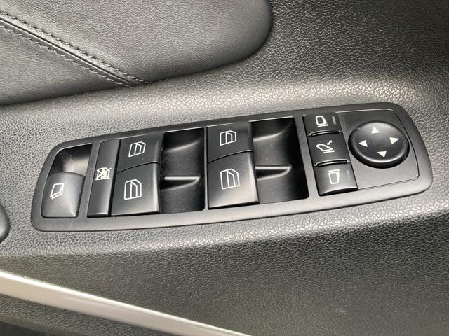 ＧＬクラス ＧＬ５５０　４マチック　４ＷＤ　左ハンドル　ＥＴＣ　バックカメラ　クリアランスソナー　オートクルーズコントロール　パワーシート　サンルーフ　ナビ　ＴＶ　オートライト　ＨＩＤ　アルミホイール　スマートキー　電動格納ミラー（10枚目）