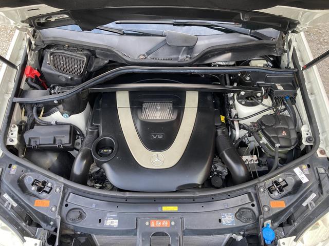 ＧＬクラス ＧＬ５５０　４マチック　４ＷＤ　左ハンドル　ＥＴＣ　バックカメラ　クリアランスソナー　オートクルーズコントロール　パワーシート　サンルーフ　ナビ　ＴＶ　オートライト　ＨＩＤ　アルミホイール　スマートキー　電動格納ミラー（19枚目）