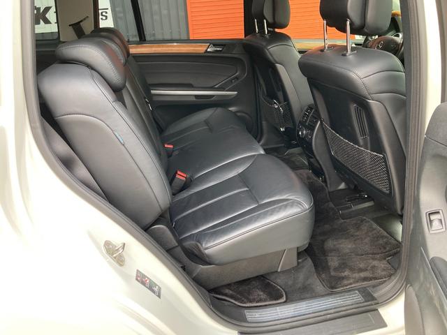 ＧＬクラス ＧＬ５５０　４マチック　４ＷＤ　左ハンドル　ＥＴＣ　バックカメラ　クリアランスソナー　オートクルーズコントロール　パワーシート　サンルーフ　ナビ　ＴＶ　オートライト　ＨＩＤ　アルミホイール　スマートキー　電動格納ミラー（38枚目）