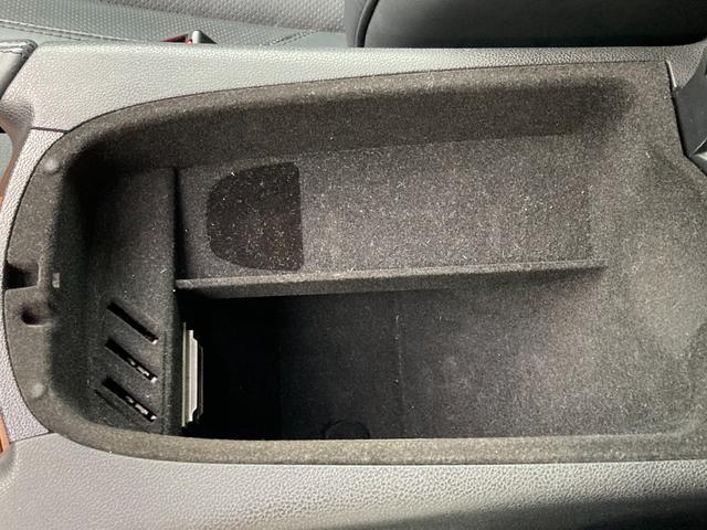 ＧＬクラス ＧＬ５５０　４マチック　４ＷＤ　左ハンドル　ＥＴＣ　バックカメラ　クリアランスソナー　オートクルーズコントロール　パワーシート　サンルーフ　ナビ　ＴＶ　オートライト　ＨＩＤ　アルミホイール　スマートキー　電動格納ミラー（46枚目）