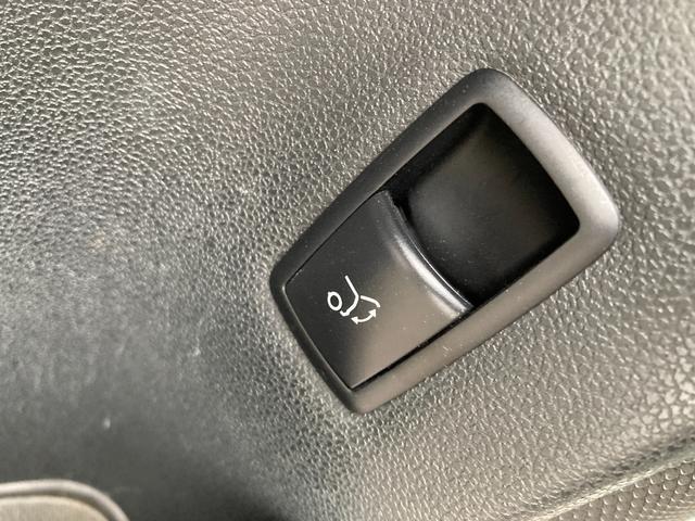 ＧＬクラス ＧＬ５５０　４マチック　４ＷＤ　左ハンドル　ＥＴＣ　バックカメラ　クリアランスソナー　オートクルーズコントロール　パワーシート　サンルーフ　ナビ　ＴＶ　オートライト　ＨＩＤ　アルミホイール　スマートキー　電動格納ミラー（64枚目）