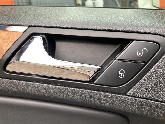 ＧＬクラス ＧＬ５５０　４マチック　４ＷＤ　左ハンドル　ＥＴＣ　バックカメラ　クリアランスソナー　オートクルーズコントロール　パワーシート　サンルーフ　ナビ　ＴＶ　オートライト　ＨＩＤ　アルミホイール　スマートキー　電動格納ミラー（73枚目）