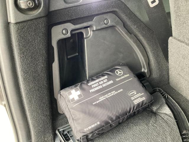 ＧＬクラス ＧＬ５５０　４マチック　４ＷＤ　左ハンドル　ＥＴＣ　バックカメラ　クリアランスソナー　オートクルーズコントロール　パワーシート　サンルーフ　ナビ　ＴＶ　オートライト　ＨＩＤ　アルミホイール　スマートキー　電動格納ミラー（79枚目）