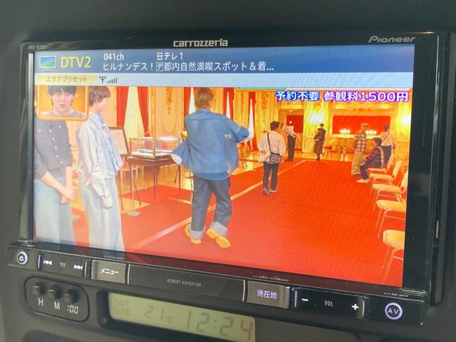 ランドクルーザー１００ ＶＸリミテッド　Ｇセレクション　４ＷＤ　ＥＴＣ　バックカメラ　オートクルーズコントロール　サンルーフ　ナビ　ＴＶ　アルミホイール　キーレスエントリー　シートヒーター　ＡＴ　盗難防止システム　衝突安全ボディ　ＣＤ　ＵＳＢ（6枚目）