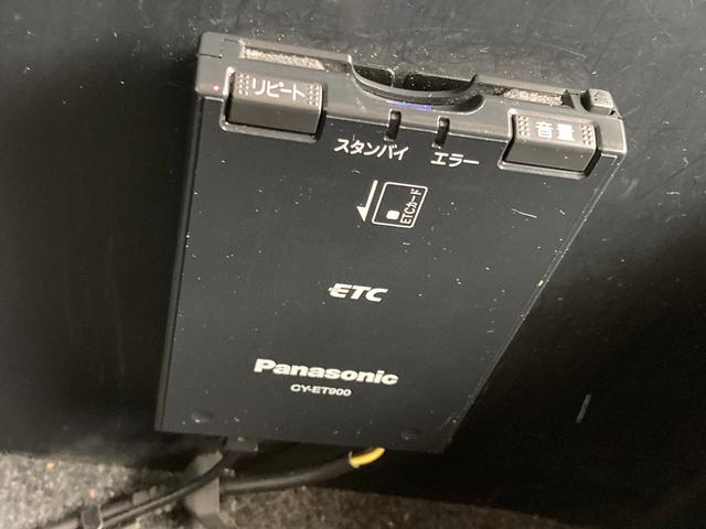 ランドクルーザー１００ ＶＸリミテッド　Ｇセレクション　４ＷＤ　ＥＴＣ　バックカメラ　オートクルーズコントロール　サンルーフ　ナビ　ＴＶ　アルミホイール　キーレスエントリー　シートヒーター　ＡＴ　盗難防止システム　衝突安全ボディ　ＣＤ　ＵＳＢ（7枚目）