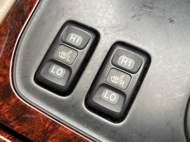 ランドクルーザー１００ ＶＸリミテッド　Ｇセレクション　４ＷＤ　ＥＴＣ　バックカメラ　オートクルーズコントロール　サンルーフ　ナビ　ＴＶ　アルミホイール　キーレスエントリー　シートヒーター　ＡＴ　盗難防止システム　衝突安全ボディ　ＣＤ　ＵＳＢ（9枚目）