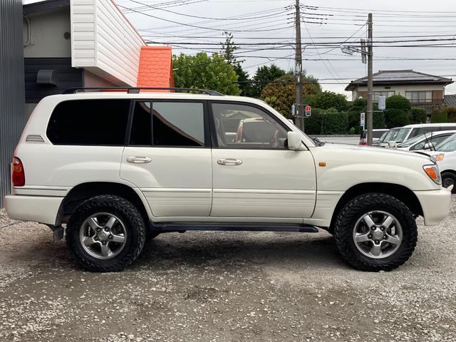 ランドクルーザー１００ ＶＸリミテッド　Ｇセレクション　４ＷＤ　ＥＴＣ　バックカメラ　オートクルーズコントロール　サンルーフ　ナビ　ＴＶ　アルミホイール　キーレスエントリー　シートヒーター　ＡＴ　盗難防止システム　衝突安全ボディ　ＣＤ　ＵＳＢ（14枚目）