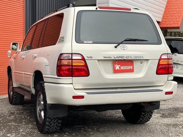 ランドクルーザー１００ ＶＸリミテッド　Ｇセレクション　４ＷＤ　ＥＴＣ　バックカメラ　オートクルーズコントロール　サンルーフ　ナビ　ＴＶ　アルミホイール　キーレスエントリー　シートヒーター　ＡＴ　盗難防止システム　衝突安全ボディ　ＣＤ　ＵＳＢ（16枚目）