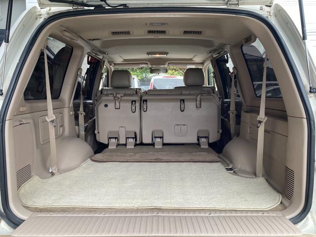 ランドクルーザー１００ ＶＸリミテッド　Ｇセレクション　４ＷＤ　ＥＴＣ　バックカメラ　オートクルーズコントロール　サンルーフ　ナビ　ＴＶ　アルミホイール　キーレスエントリー　シートヒーター　ＡＴ　盗難防止システム　衝突安全ボディ　ＣＤ　ＵＳＢ（19枚目）